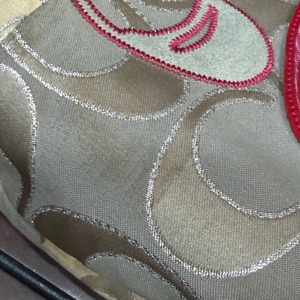 Coach Poppy Limited Edition ‘Heart bag’ 2- hang tags - Picture 13 of 17